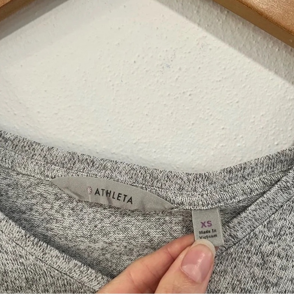 Athleta Heather Gray Luxe Cutout Pose Long Sleeve Top - Picture 3 of 9